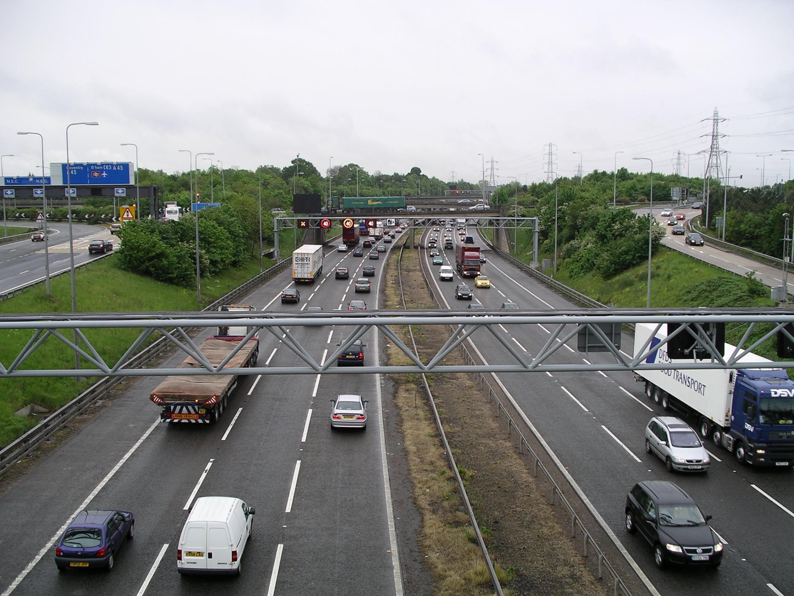 Pollution tunnels to tackle vehicle emissions Pollution tunnels to tackle vehicle emissions