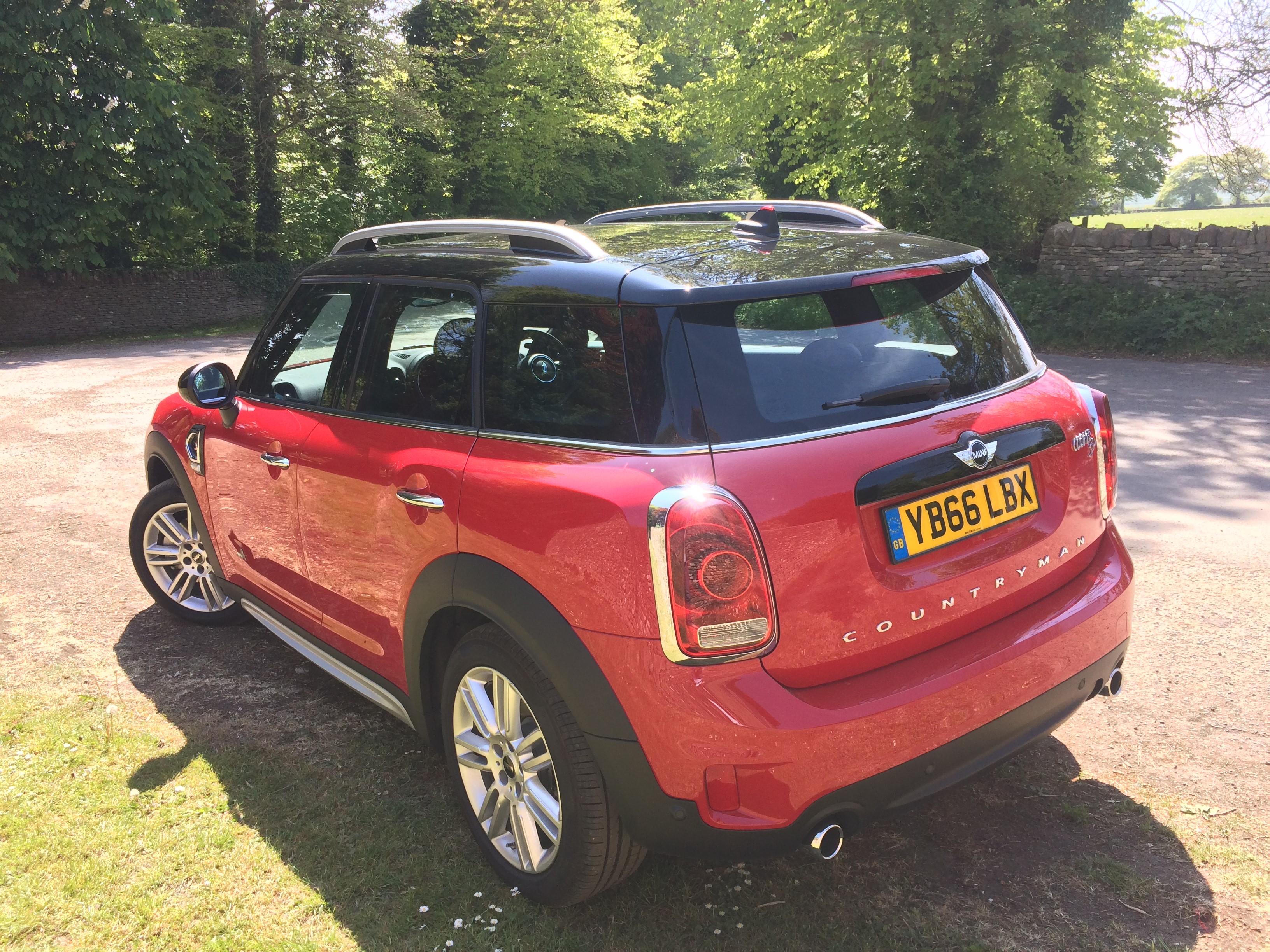 MINI Countryman Cooper SD ALL4 2017 Review - Car Keys