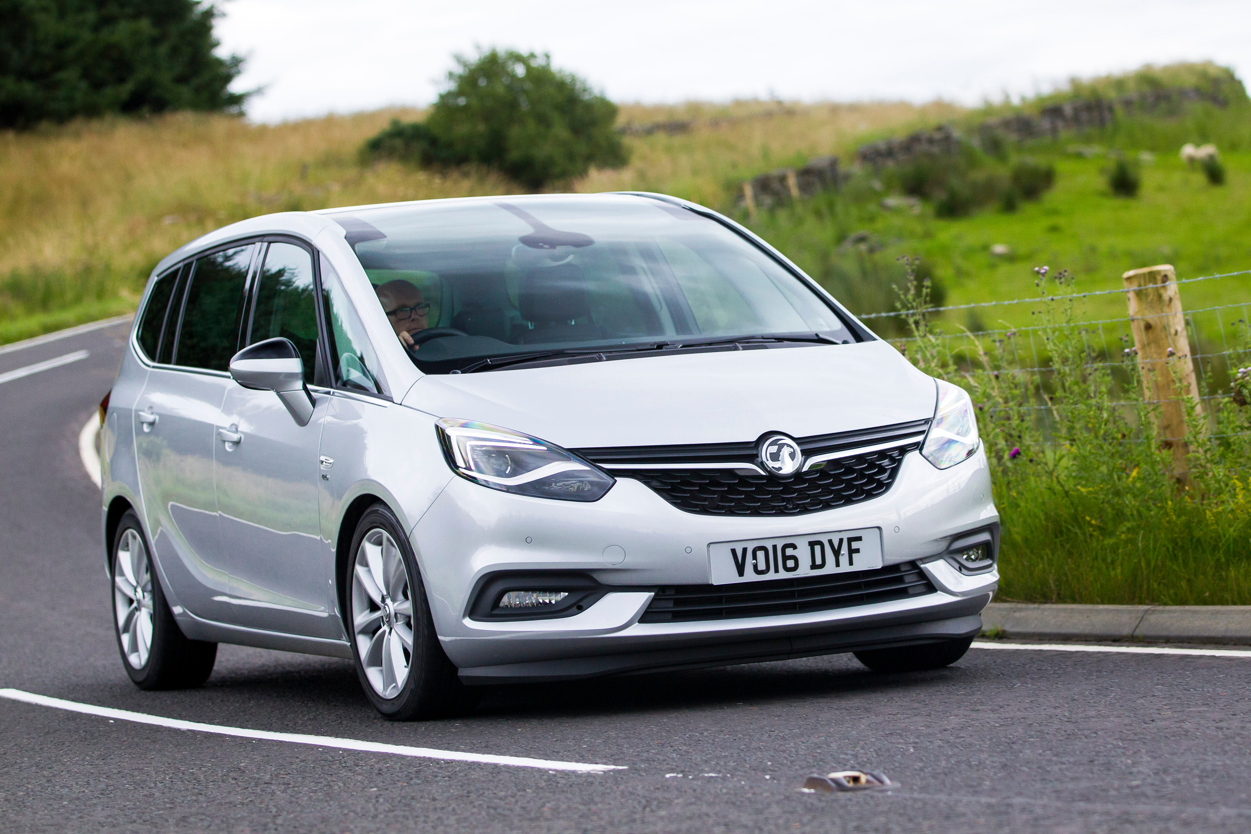 zafira tourer parcel shelf