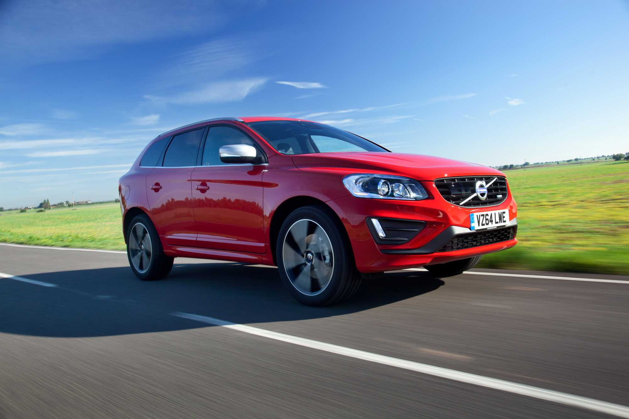 volvo crossover prices