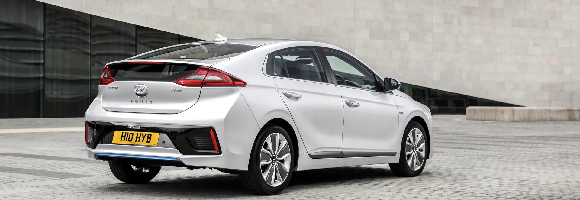 IONIQ Hybrid Premium SE hatchback review - Car Keys