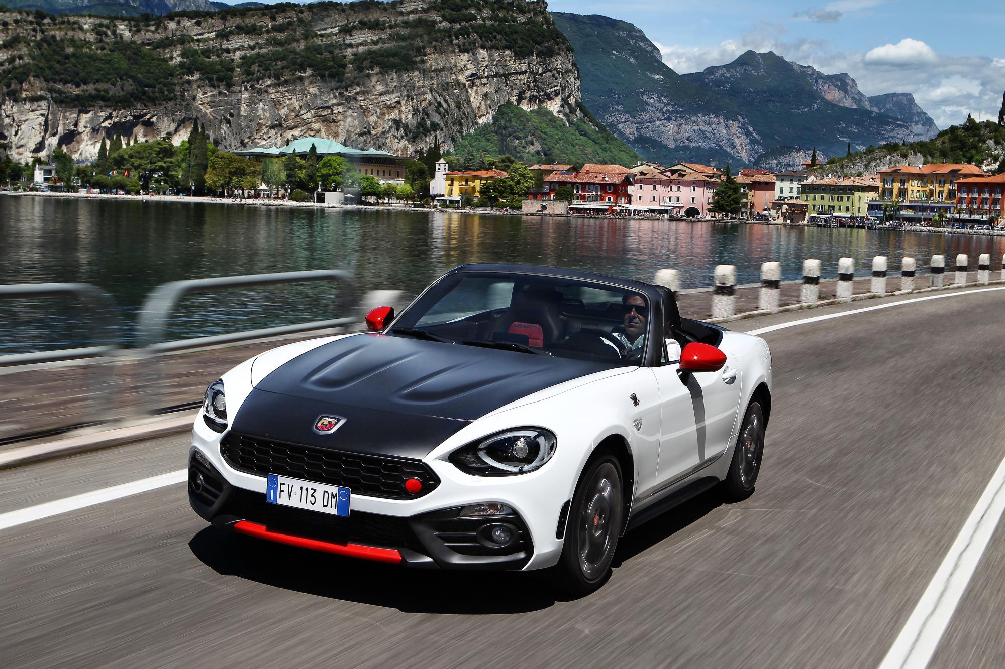 Фиат 124 Spider Abarth