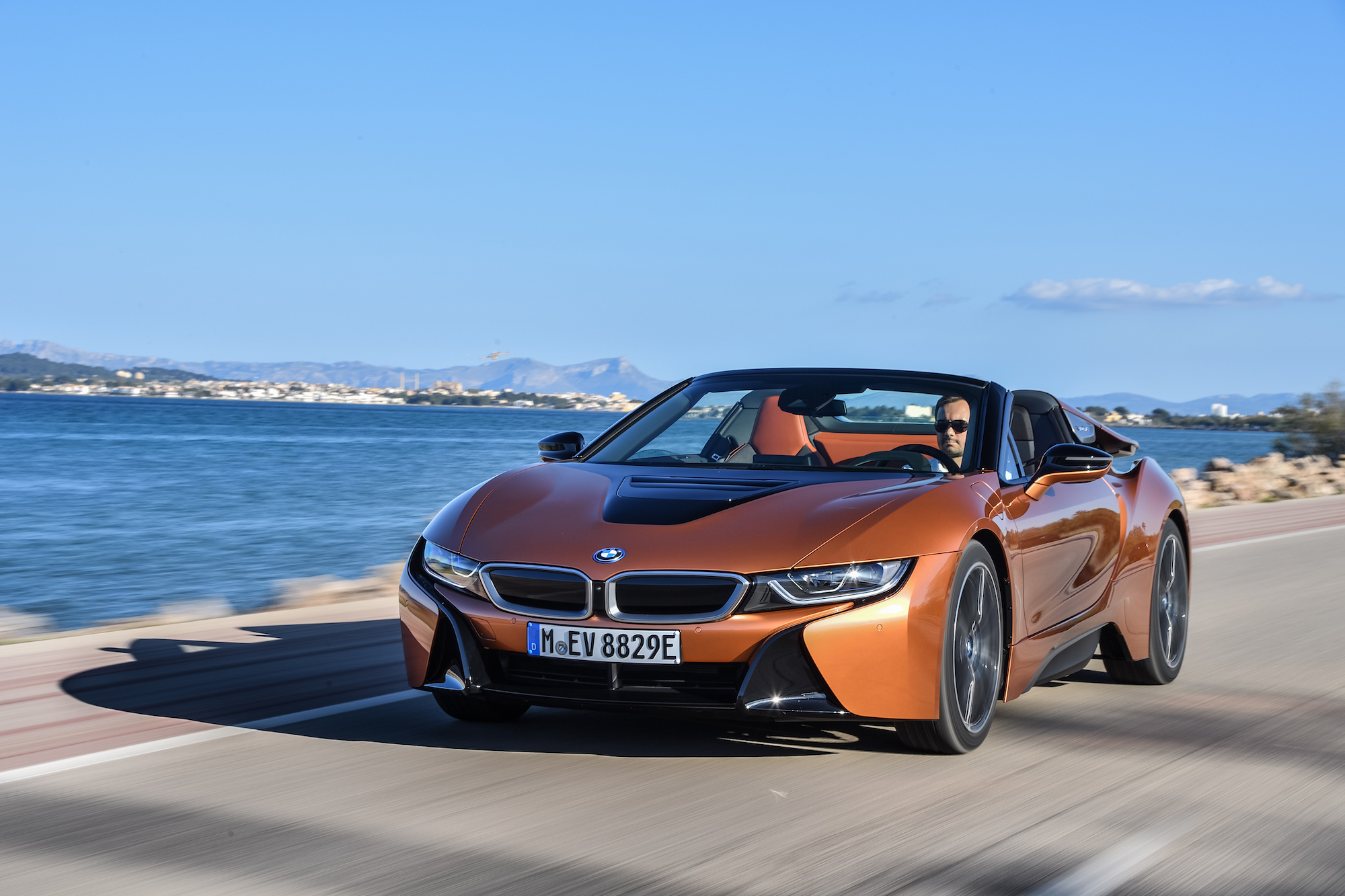 2018 BMW i8 Roadster review - Car Keys