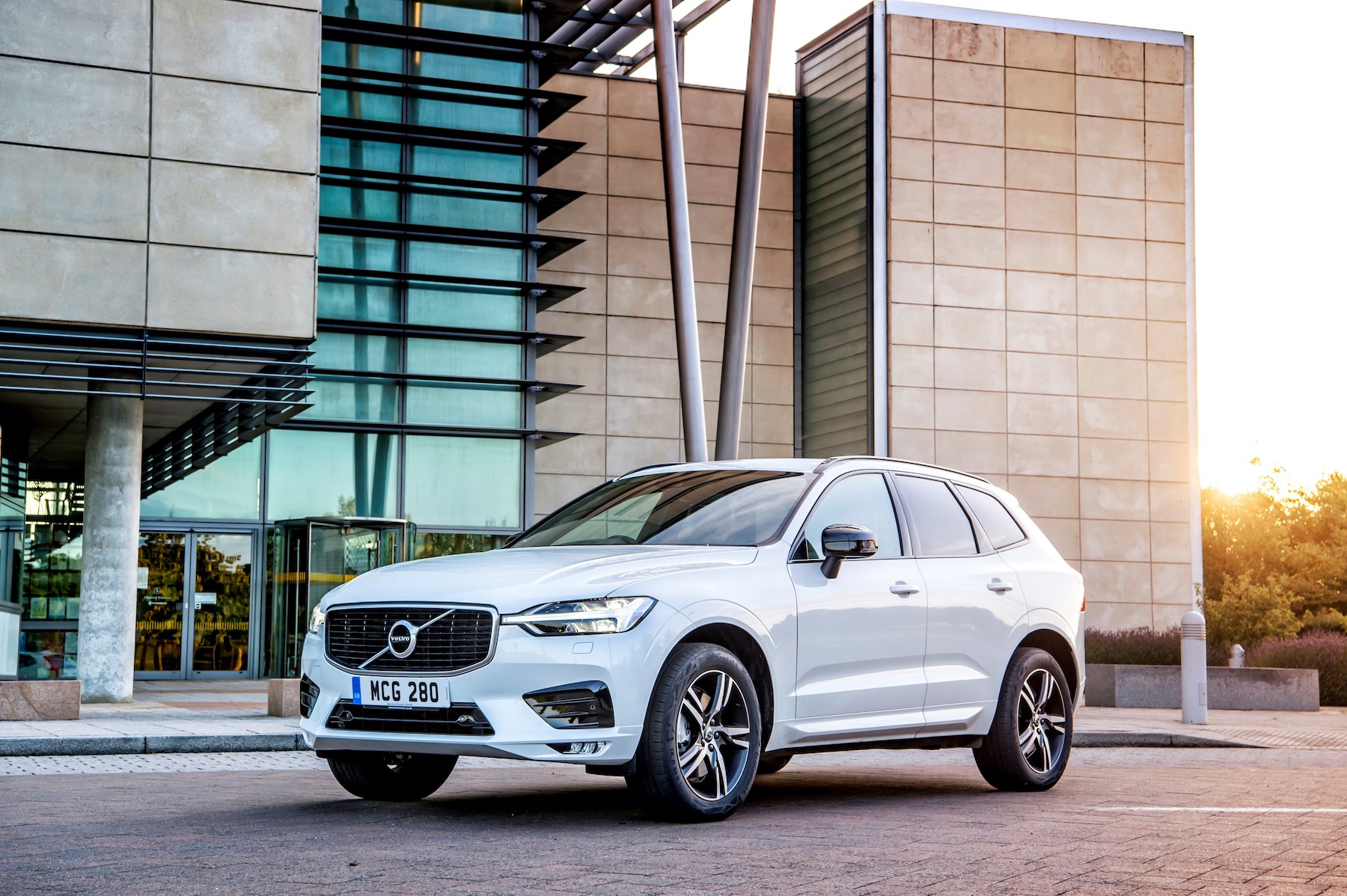 Volvo on sale xc60 mhev