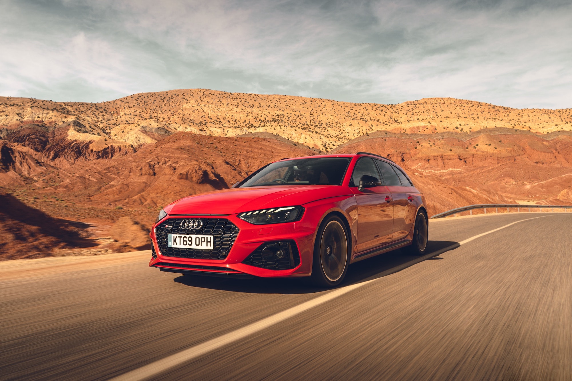 Audi RS 4 Avant 2020 Review - Car Keys