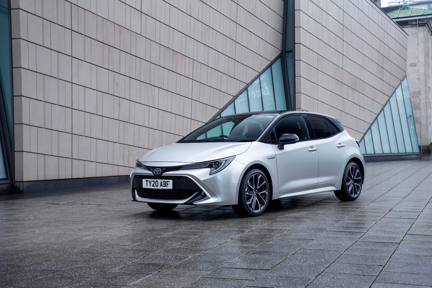 Corolla hybrid shop review 2021