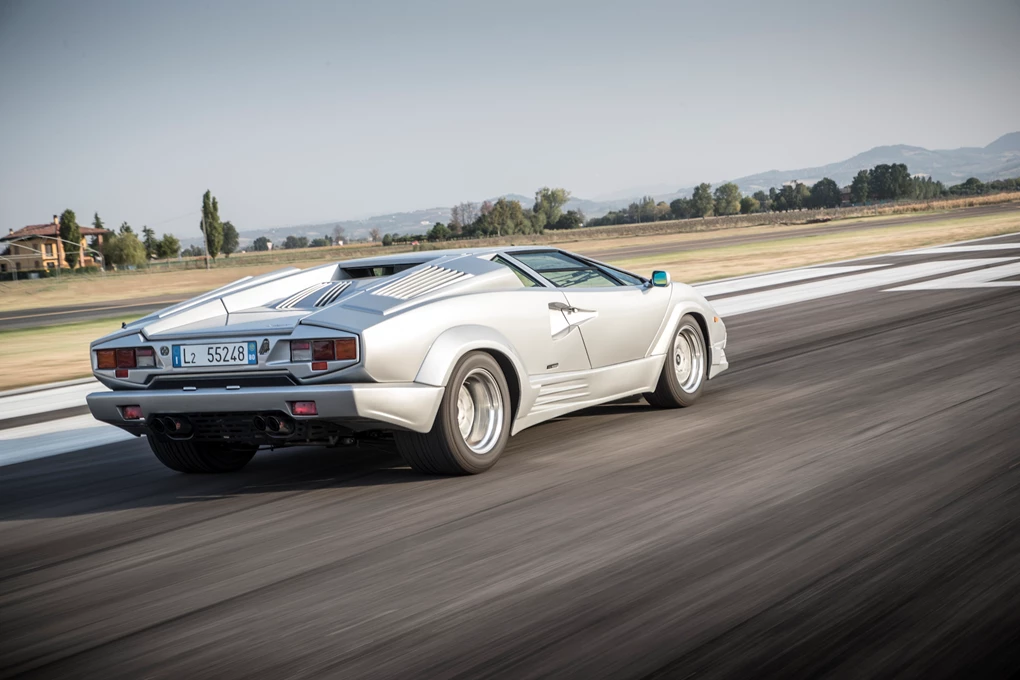 Lamborghini Countach is returning as new hybrid supercar - Car Keys